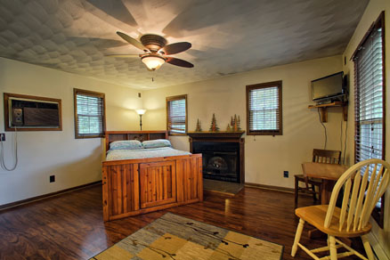 Lily Pad Cabin - Hocking Hills